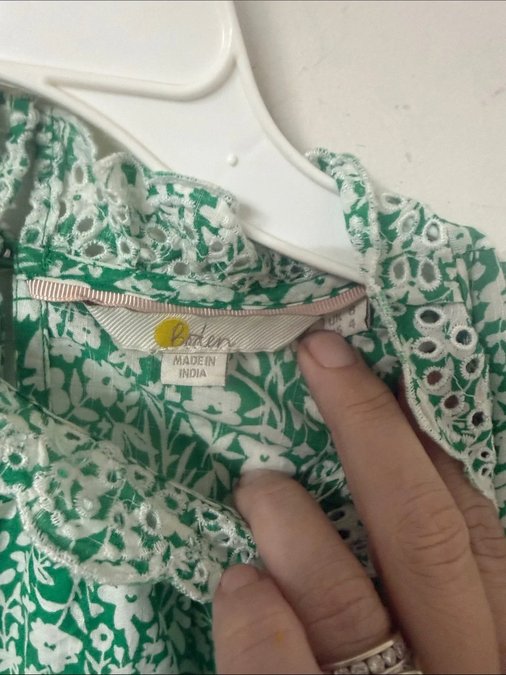 Green Floral Puff-Sleeve Blouse